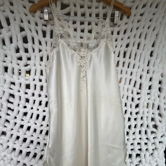 VINTAGE SLIP + CHEMISE SLEEP SET - Picture 3 of 5